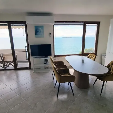 Apartment под наем 4-стаен с изумителна фронтална гледка море, Sun Coast влас Sveti Vlas
