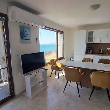 Apartment под наем 4-стаен с изумителна фронтална гледка море, Sun Coast влас Sveti Vlas