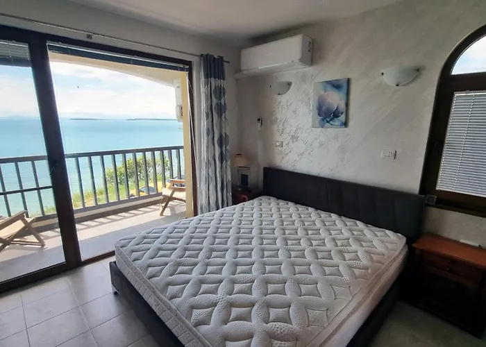 под наем 4-стаен с изумителна фронтална гледка море, Sun Coast влас