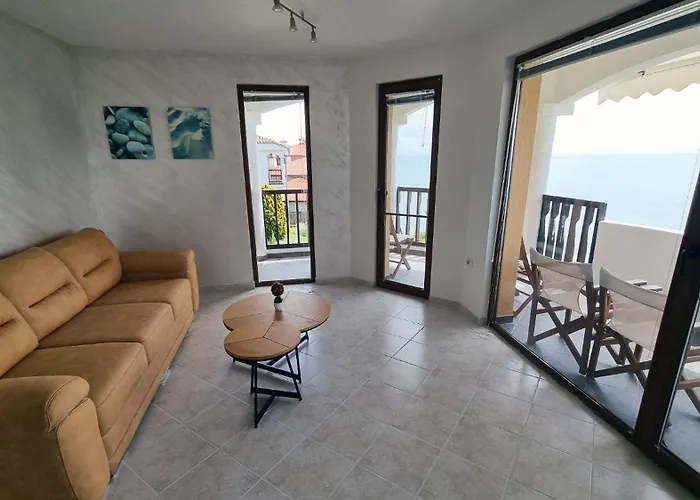 Apartman под наем 4-стаен с изумителна фронтална гледка море, Sun Coast влас