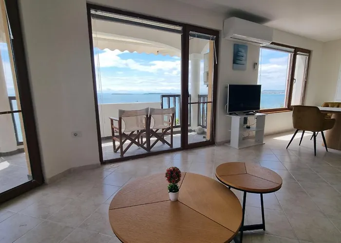 Apartman под наем 4-стаен с изумителна фронтална гледка море, Sun Coast влас