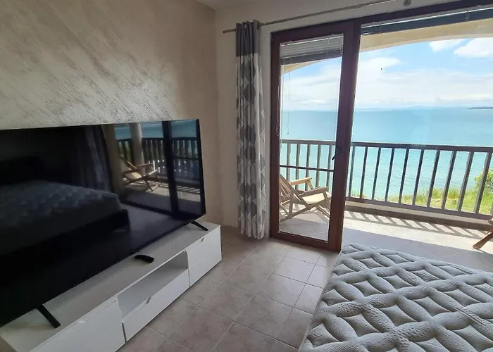 Apartman под наем 4-стаен с изумителна фронтална гледка море, Sun Coast влас *