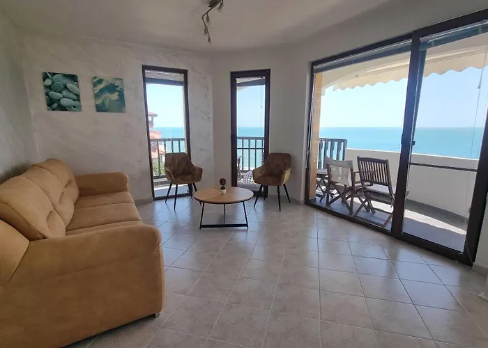 под наем 4-стаен с изумителна фронтална гледка море, Sun Coast влас